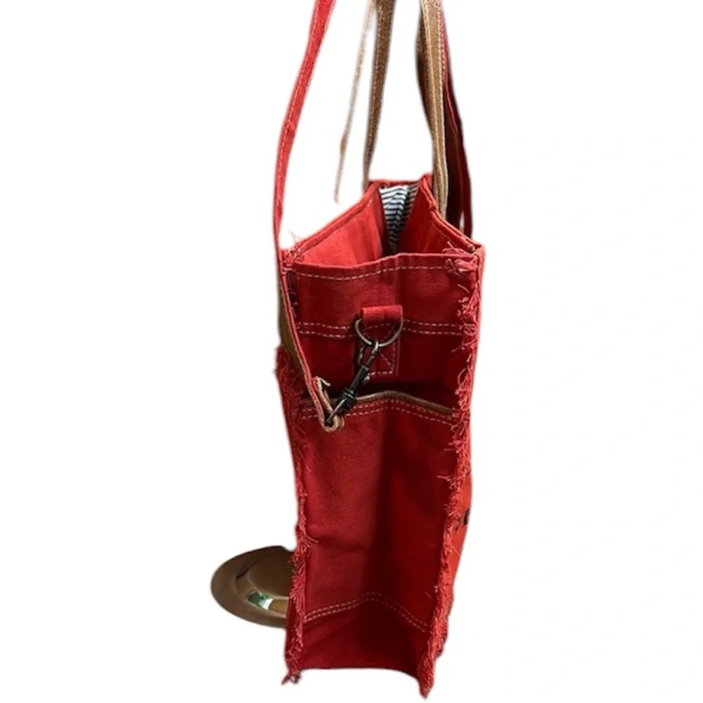 A La Fontaine Des Parfums Red & Black Fringe Tote. Shoulder & Crossbody Straps